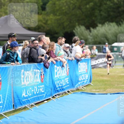 30.08.2026 - Elbe Triathlon Hamburg LAZAROV Photography http://msf.ph/oto/10029593 30.08.2026 12:54:56 Ziel 1851 meine-sportfotos.de