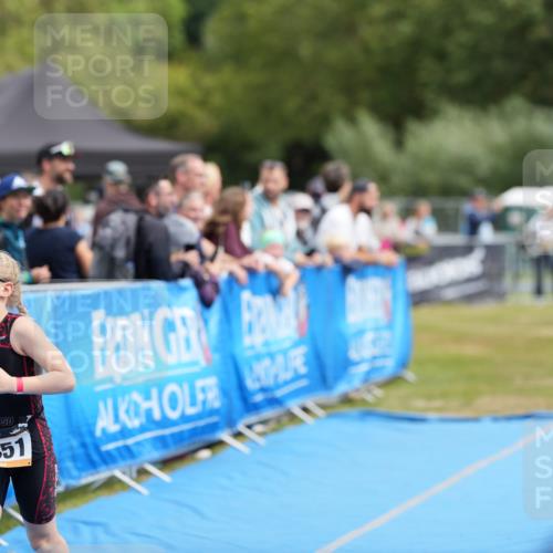30.08.2026 - Elbe Triathlon Hamburg LAZAROV Photography http://msf.ph/oto/10029596 30.08.2026 12:55:03 Ziel 1851 meine-sportfotos.de