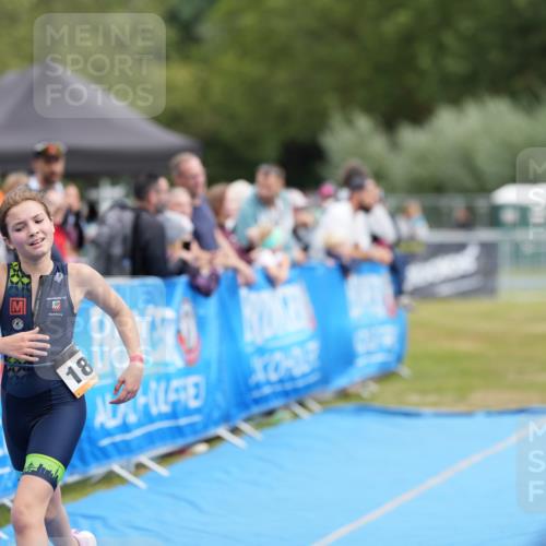 30.08.2026 - Elbe Triathlon Hamburg LAZAROV Photography http://msf.ph/oto/10029605 30.08.2026 12:55:29 Ziel 1863 meine-sportfotos.de