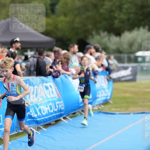 30.08.2026 - Elbe Triathlon Hamburg LAZAROV Photography http://msf.ph/oto/10029607 30.08.2026 12:55:39 Ziel 1840, 1844 meine-sportfotos.de