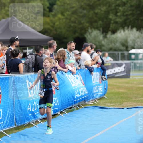 30.08.2026 - Elbe Triathlon Hamburg LAZAROV Photography http://msf.ph/oto/10029609 30.08.2026 12:55:39 Ziel 1840, 1844 meine-sportfotos.de