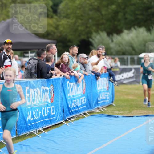 30.08.2026 - Elbe Triathlon Hamburg LAZAROV Photography http://msf.ph/oto/10029613 30.08.2026 12:56:03 Ziel 1809, 1871 meine-sportfotos.de