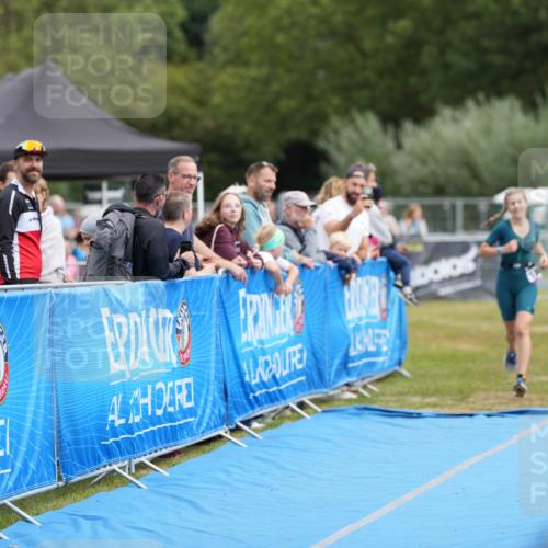 30.08.2026 - Elbe Triathlon Hamburg LAZAROV Photography http://msf.ph/oto/10029614 30.08.2026 12:56:03 Ziel 1809, 1871 meine-sportfotos.de