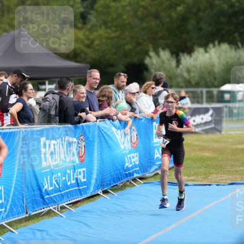 30.08.2026 - Elbe Triathlon Hamburg LAZAROV Photography http://msf.ph/oto/10029620 30.08.2026 12:56:16 Ziel 1834 meine-sportfotos.de