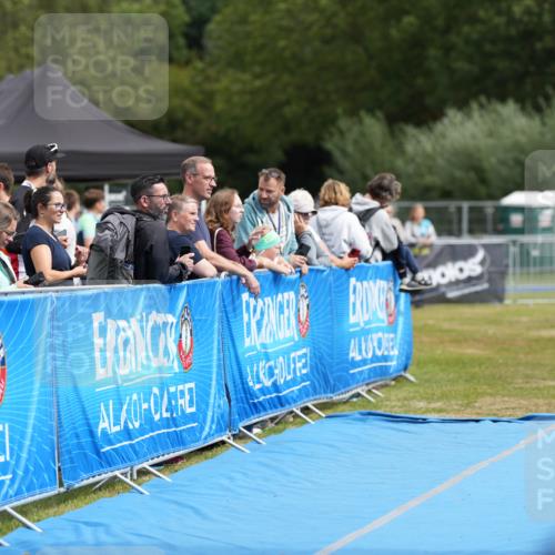 30.08.2026 - Elbe Triathlon Hamburg LAZAROV Photography http://msf.ph/oto/10029625 30.08.2026 12:56:36 Ziel  meine-sportfotos.de