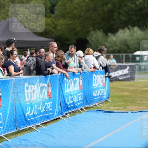 30.08.2026 - Elbe Triathlon Hamburg LAZAROV Photography http://msf.ph/oto/10029626 30.08.2026 12:56:37 Ziel  meine-sportfotos.de