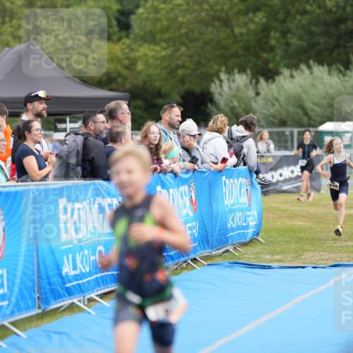 30.08.2026 - Elbe Triathlon Hamburg LAZAROV Photography http://msf.ph/oto/10029629 30.08.2026 12:56:49 Ziel 1835, 1848 meine-sportfotos.de