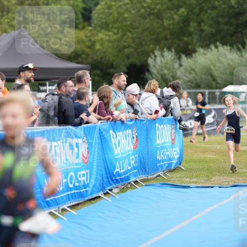 30.08.2026 - Elbe Triathlon Hamburg LAZAROV Photography http://msf.ph/oto/10029630 30.08.2026 12:56:49 Ziel 1835, 1848 meine-sportfotos.de