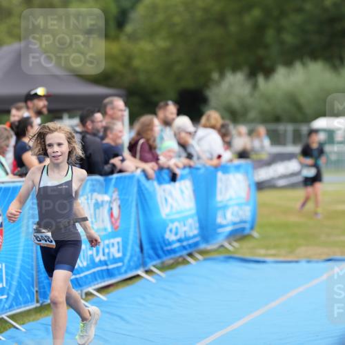 30.08.2026 - Elbe Triathlon Hamburg LAZAROV Photography http://msf.ph/oto/10029631 30.08.2026 12:56:52 Ziel 1608, 1835, 1848 meine-sportfotos.de