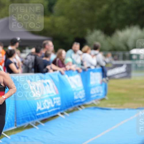 30.08.2026 - Elbe Triathlon Hamburg LAZAROV Photography http://msf.ph/oto/10029642 30.08.2026 12:57:07 Ziel 1858 meine-sportfotos.de
