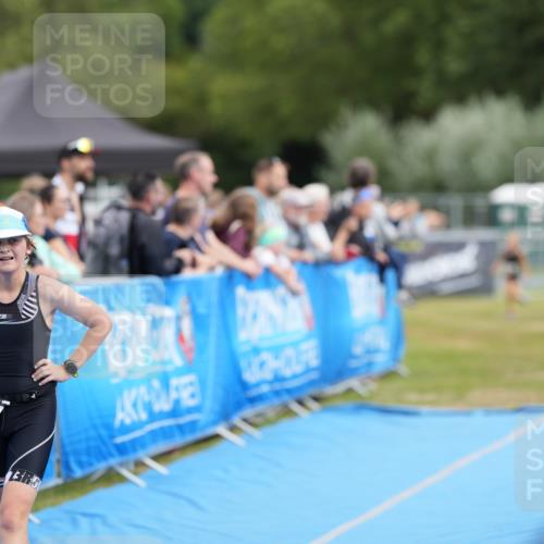 30.08.2026 - Elbe Triathlon Hamburg LAZAROV Photography http://msf.ph/oto/10029651 30.08.2026 12:58:00 Ziel 1776 meine-sportfotos.de