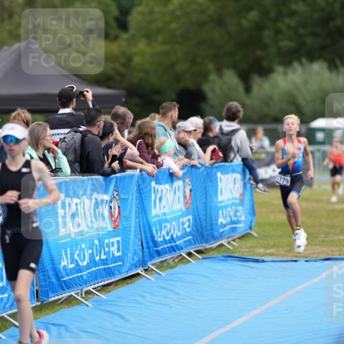 30.08.2026 - Elbe Triathlon Hamburg LAZAROV Photography http://msf.ph/oto/10029652 30.08.2026 12:58:34 Ziel 1779, 1806 meine-sportfotos.de