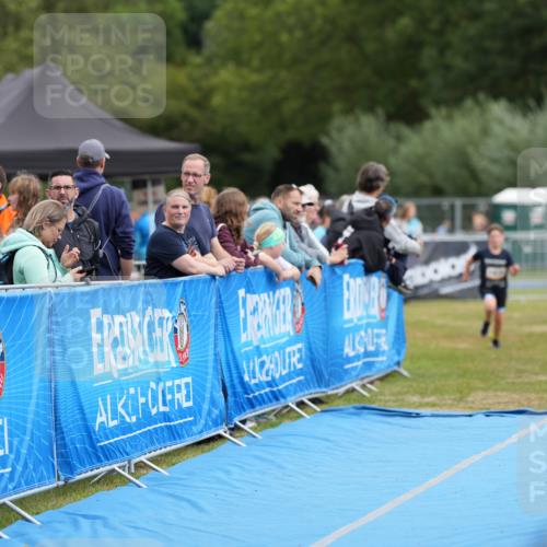 30.08.2026 - Elbe Triathlon Hamburg LAZAROV Photography http://msf.ph/oto/10029668 30.08.2026 12:59:16 Ziel 1838, 1878 meine-sportfotos.de