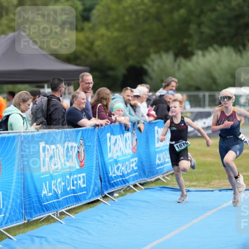 30.08.2026 - Elbe Triathlon Hamburg LAZAROV Photography http://msf.ph/oto/10029674 30.08.2026 12:59:33 Ziel 1772, 1817, 1876, 1888 meine-sportfotos.de