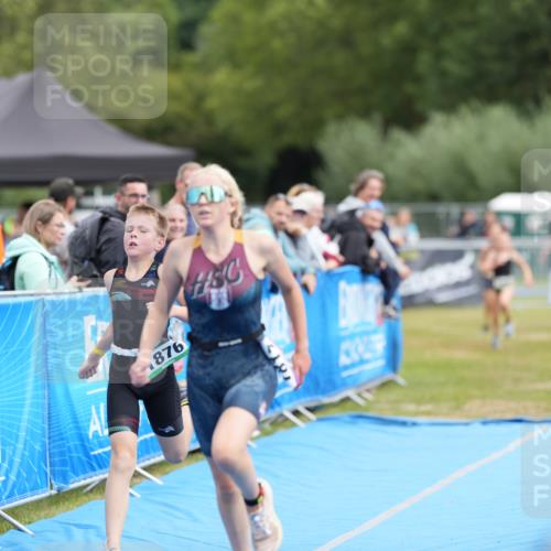 30.08.2026 - Elbe Triathlon Hamburg LAZAROV Photography http://msf.ph/oto/10029676 30.08.2026 12:59:34 Ziel 1772, 1817, 1876, 1888 meine-sportfotos.de