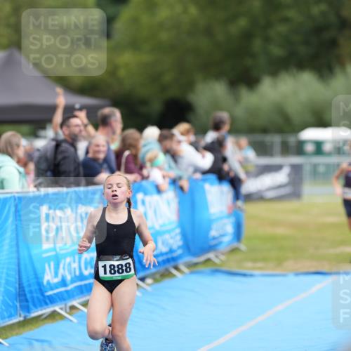 30.08.2026 - Elbe Triathlon Hamburg LAZAROV Photography http://msf.ph/oto/10029678 30.08.2026 12:59:40 Ziel 1847, 1888 meine-sportfotos.de