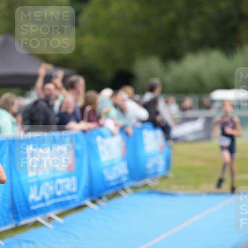 30.08.2026 - Elbe Triathlon Hamburg LAZAROV Photography http://msf.ph/oto/10029680 30.08.2026 12:59:40 Ziel 1847, 1888 meine-sportfotos.de