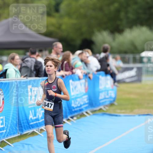 30.08.2026 - Elbe Triathlon Hamburg LAZAROV Photography http://msf.ph/oto/10029681 30.08.2026 12:59:43 Ziel 1847, 1888 meine-sportfotos.de