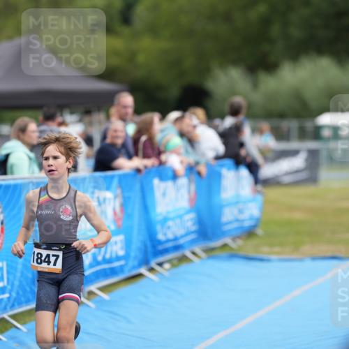 30.08.2026 - Elbe Triathlon Hamburg LAZAROV Photography http://msf.ph/oto/10029682 30.08.2026 12:59:44 Ziel 1847 meine-sportfotos.de