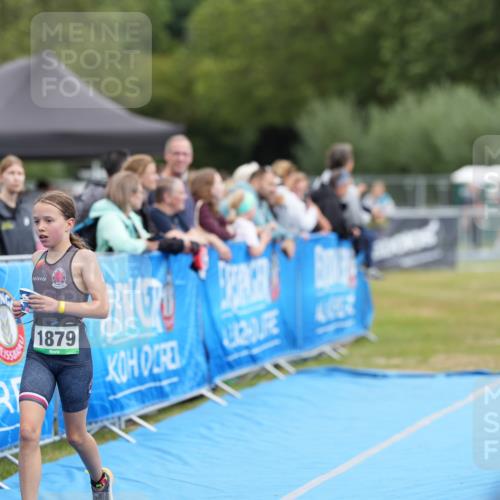 30.08.2026 - Elbe Triathlon Hamburg LAZAROV Photography http://msf.ph/oto/10029683 30.08.2026 12:59:58 Ziel 1879 meine-sportfotos.de