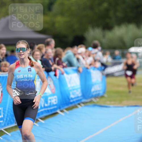 30.08.2026 - Elbe Triathlon Hamburg LAZAROV Photography http://msf.ph/oto/10029690 30.08.2026 13:00:20 Ziel 1770, 1807, 1862 meine-sportfotos.de