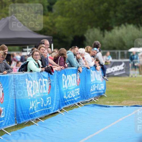 30.08.2026 - Elbe Triathlon Hamburg LAZAROV Photography http://msf.ph/oto/10029698 30.08.2026 13:00:35 Ziel 1812 meine-sportfotos.de