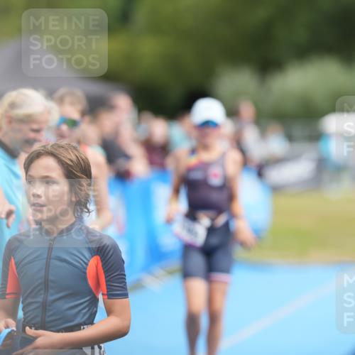 30.08.2026 - Elbe Triathlon Hamburg LAZAROV Photography http://msf.ph/oto/10029703 30.08.2026 13:01:12 Ziel 1783, 1837 meine-sportfotos.de
