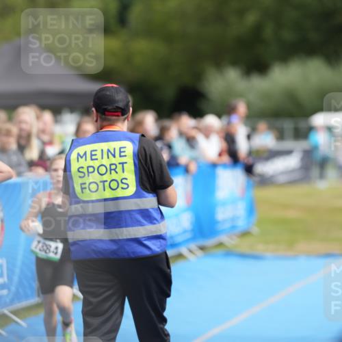 30.08.2026 - Elbe Triathlon Hamburg LAZAROV Photography http://msf.ph/oto/10029704 30.08.2026 13:01:21 Ziel  meine-sportfotos.de