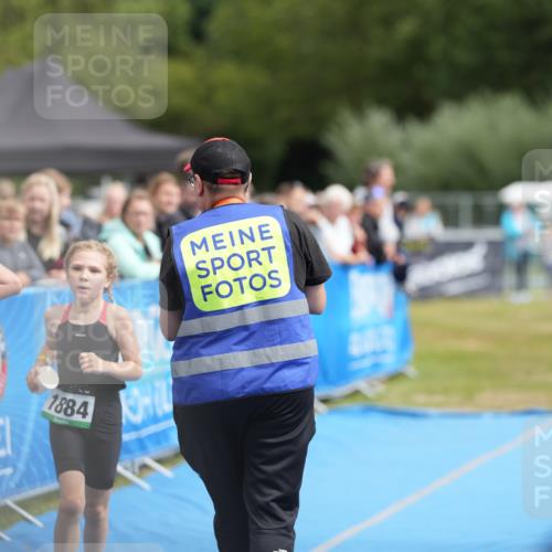 30.08.2026 - Elbe Triathlon Hamburg LAZAROV Photography http://msf.ph/oto/10029705 30.08.2026 13:01:22 Ziel  meine-sportfotos.de