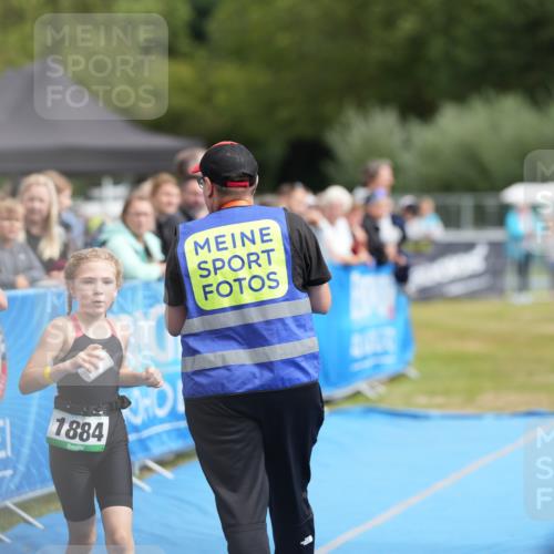 30.08.2026 - Elbe Triathlon Hamburg LAZAROV Photography http://msf.ph/oto/10029706 30.08.2026 13:01:22 Ziel  meine-sportfotos.de