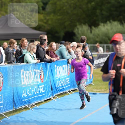 30.08.2026 - Elbe Triathlon Hamburg LAZAROV Photography http://msf.ph/oto/10029714 30.08.2026 13:02:17 Ziel 1873 meine-sportfotos.de