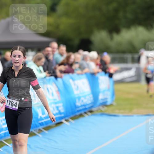 30.08.2026 - Elbe Triathlon Hamburg LAZAROV Photography http://msf.ph/oto/10029724 30.08.2026 13:03:14 Ziel 1808, 1813 meine-sportfotos.de