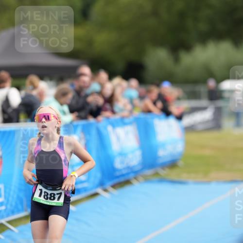 30.08.2026 - Elbe Triathlon Hamburg LAZAROV Photography http://msf.ph/oto/10029731 30.08.2026 13:03:35 Ziel 1887 meine-sportfotos.de