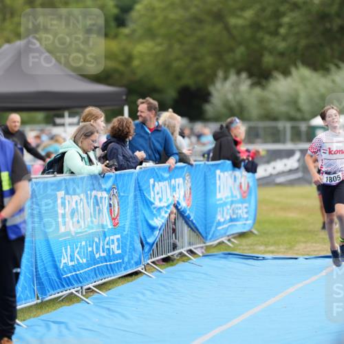 30.08.2026 - Elbe Triathlon Hamburg LAZAROV Photography http://msf.ph/oto/10029734 30.08.2026 13:04:46 Ziel 1805, 1866 meine-sportfotos.de
