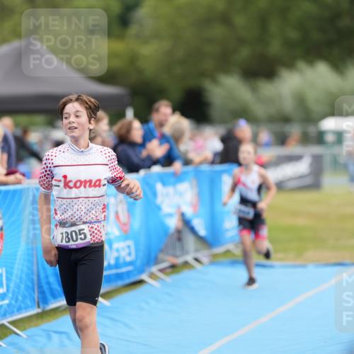 30.08.2026 - Elbe Triathlon Hamburg LAZAROV Photography http://msf.ph/oto/10029737 30.08.2026 13:04:49 Ziel 1805, 1866 meine-sportfotos.de