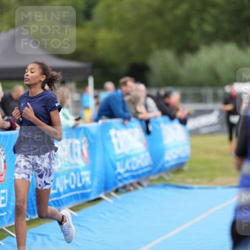 30.08.2026 - Elbe Triathlon Hamburg LAZAROV Photography http://msf.ph/oto/10029741 30.08.2026 13:06:06 Ziel 1767 meine-sportfotos.de