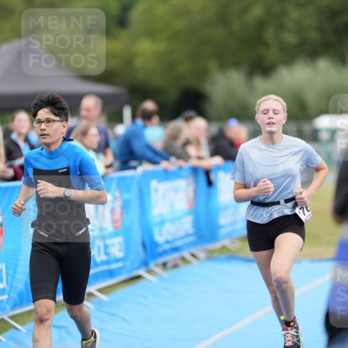 30.08.2026 - Elbe Triathlon Hamburg LAZAROV Photography http://msf.ph/oto/10029745 30.08.2026 13:06:22 Ziel 1766, 1782 meine-sportfotos.de