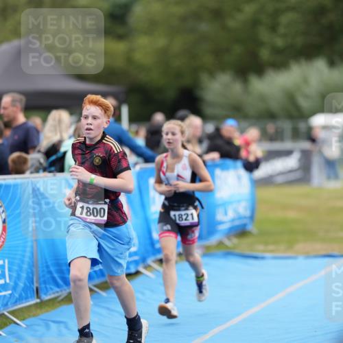 30.08.2026 - Elbe Triathlon Hamburg LAZAROV Photography http://msf.ph/oto/10029747 30.08.2026 13:07:05 Ziel 1800, 1821 meine-sportfotos.de