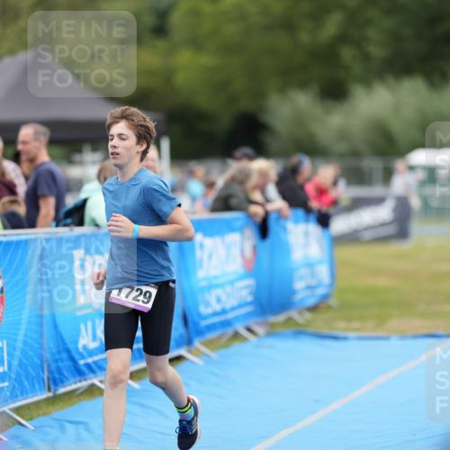 30.08.2026 - Elbe Triathlon Hamburg LAZAROV Photography http://msf.ph/oto/10029752 30.08.2026 13:07:39 Ziel 1729, 1778 meine-sportfotos.de