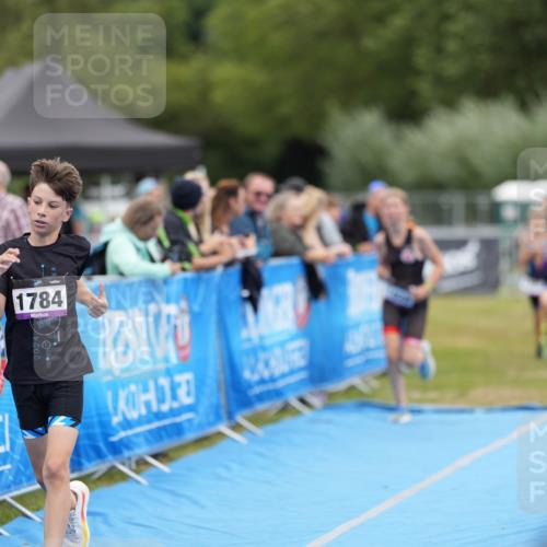 30.08.2026 - Elbe Triathlon Hamburg LAZAROV Photography http://msf.ph/oto/10029758 30.08.2026 13:09:21 Ziel 1777, 1784, 1828 meine-sportfotos.de