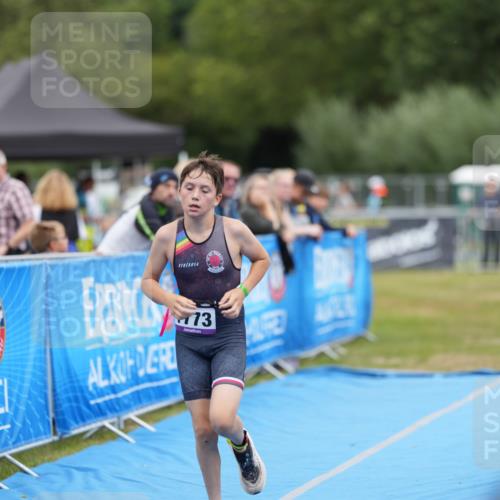 30.08.2026 - Elbe Triathlon Hamburg LAZAROV Photography http://msf.ph/oto/10029766 30.08.2026 13:10:49 Ziel 1773 meine-sportfotos.de