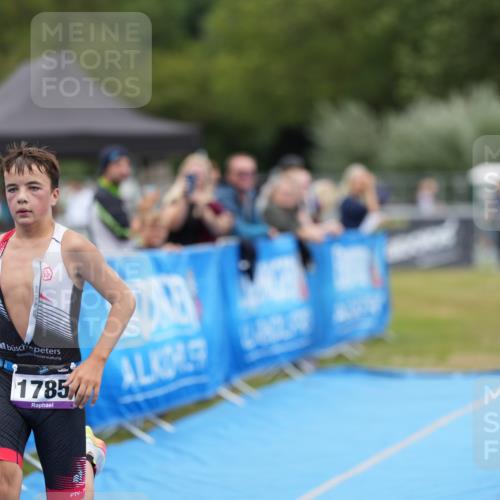 30.08.2026 - Elbe Triathlon Hamburg LAZAROV Photography http://msf.ph/oto/10029770 30.08.2026 13:12:13 Ziel 1785 meine-sportfotos.de