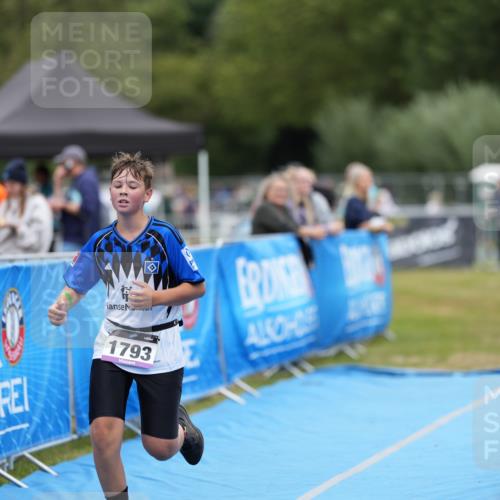 30.08.2026 - Elbe Triathlon Hamburg LAZAROV Photography http://msf.ph/oto/10029771 30.08.2026 13:13:46 Ziel 1793 meine-sportfotos.de