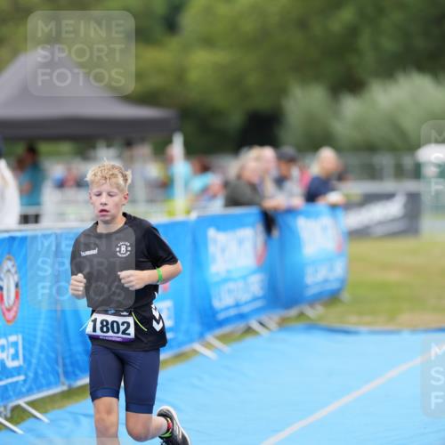 30.08.2026 - Elbe Triathlon Hamburg LAZAROV Photography http://msf.ph/oto/10029774 30.08.2026 13:15:03 Ziel 1802 meine-sportfotos.de