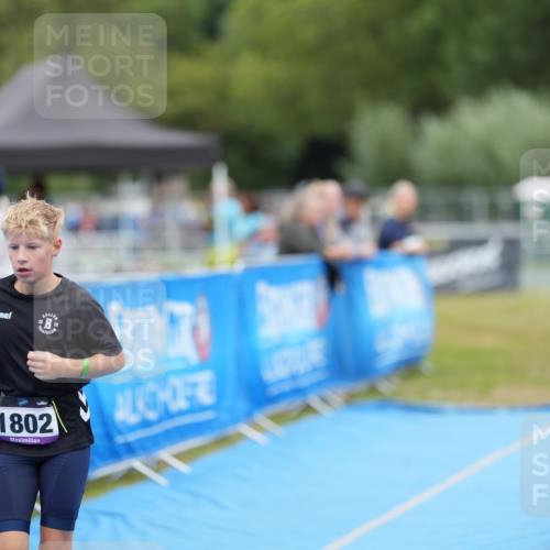 30.08.2026 - Elbe Triathlon Hamburg LAZAROV Photography http://msf.ph/oto/10029775 30.08.2026 13:15:03 Ziel 1802 meine-sportfotos.de