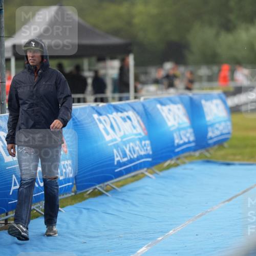 30.08.2026 - Elbe Triathlon Hamburg LAZAROV Photography http://msf.ph/oto/10029782 30.08.2026 15:59:24 Ziel  meine-sportfotos.de
