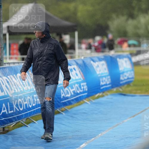 30.08.2026 - Elbe Triathlon Hamburg LAZAROV Photography http://msf.ph/oto/10029794 30.08.2026 16:06:40 Ziel  meine-sportfotos.de