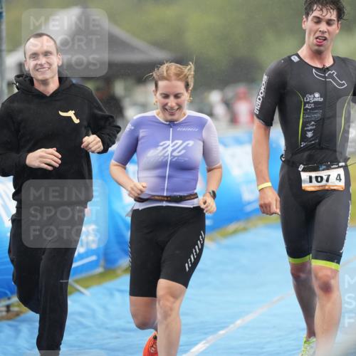 30.08.2026 - Elbe Triathlon Hamburg LAZAROV Photography http://msf.ph/oto/10029805 30.08.2026 16:11:08 Ziel  meine-sportfotos.de