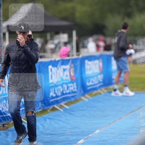 30.08.2026 - Elbe Triathlon Hamburg LAZAROV Photography http://msf.ph/oto/10029807 30.08.2026 16:12:26 Ziel  meine-sportfotos.de