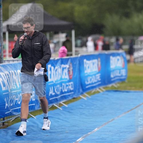 30.08.2026 - Elbe Triathlon Hamburg LAZAROV Photography http://msf.ph/oto/10029808 30.08.2026 16:12:32 Ziel  meine-sportfotos.de